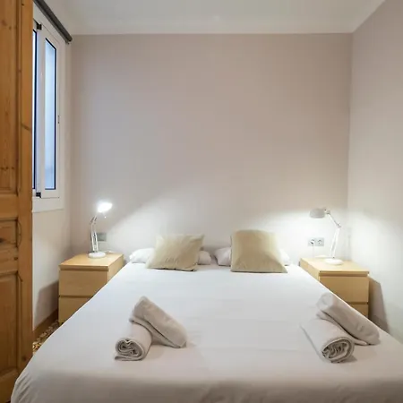 Acogedor De 2 Apartment